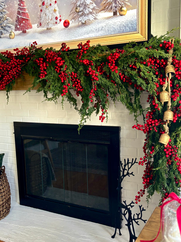 9ft Cedar and Red Berry Garland