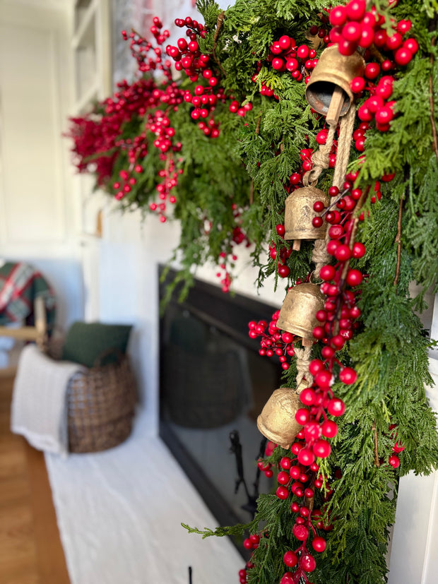 9ft Cedar and Red Berry Garland