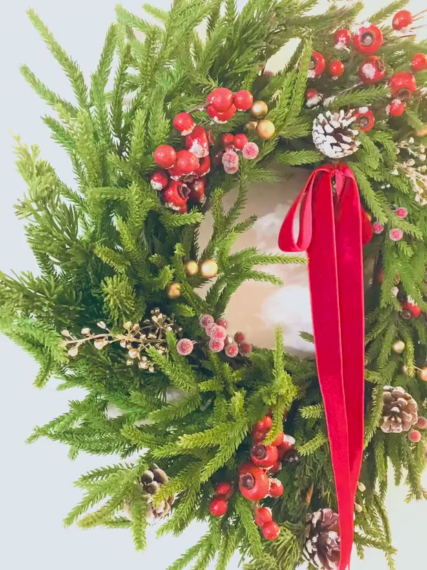 Mistletoe Berry  Holiday Wreath